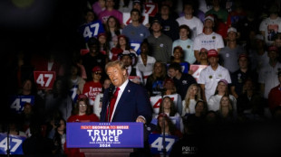 Trump se d&eacute;fend d'&ecirc;tre un "nazi" apr&egrave;s plusieurs pol&eacute;miques