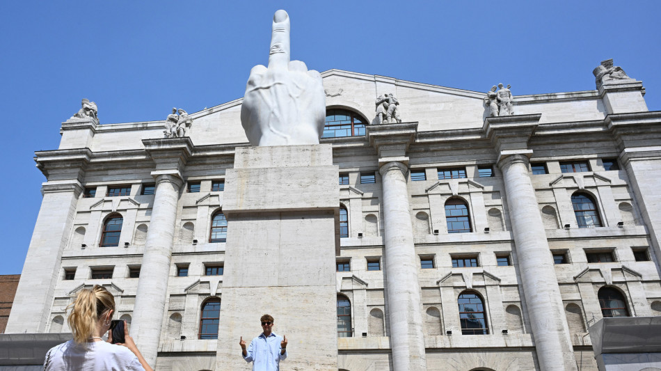 Borsa: Milano chiude in calo, -0,1%