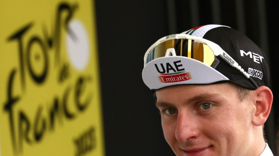 Tour de France: d&eacute;part de la 17e &eacute;tape vers la Loze, dernier espoir de Pogacar ?