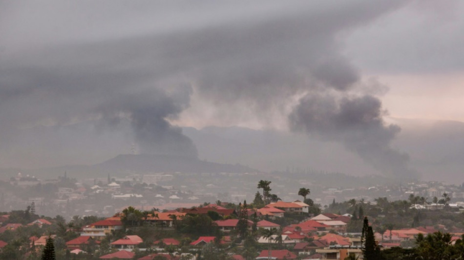 Emeutes en Nouvelle-Cal&eacute;donie: 3 morts, un gendarme gravement bless&eacute; et l'&eacute;tat d'urgence annonc&eacute;