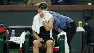 R&uuml;cken bremst Kerber aus - Zverev im Viertelfinale