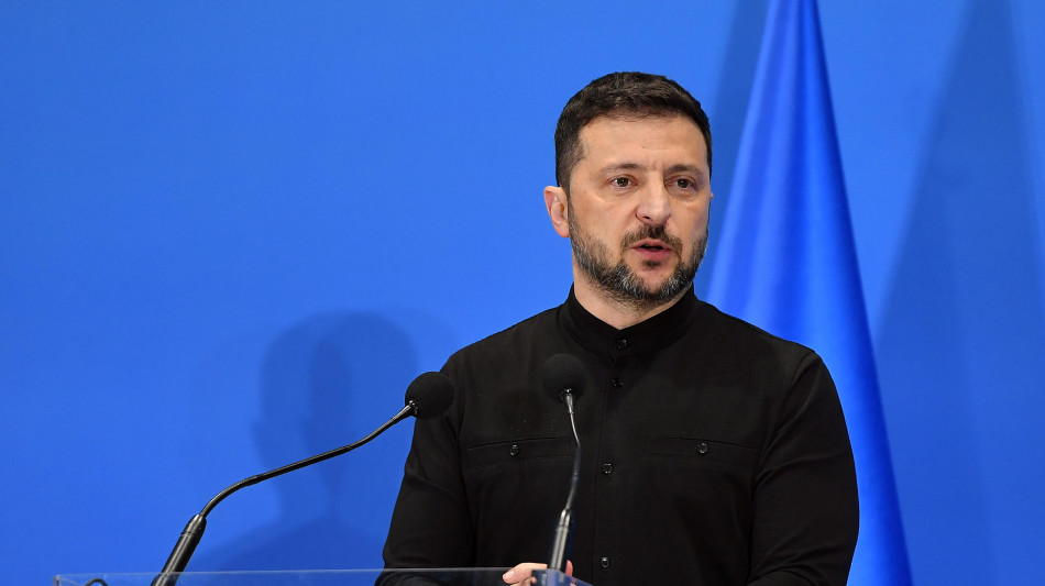 Zelensky, 'i russi ci stanno semplicemente uccidendo tutti'