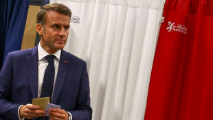 L&eacute;gislatives: crispations chez LR et &agrave; gauche, Macron reporte sa conf&eacute;rence de presse