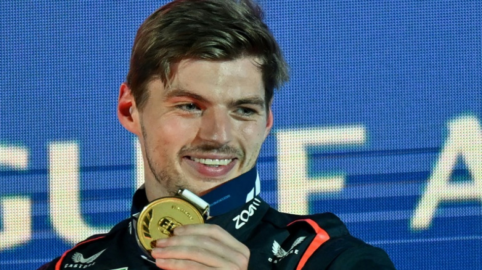 Verstappen vence con autoridad en Bar&eacute;in por delante de P&eacute;rez y Alonso