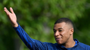 Foot: Mbapp&eacute; n'a jamais discut&eacute; d'une prolongation de contrat avec le PSG
