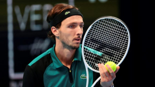 El &iacute;dolo local Carre&ntilde;o cae en Gij&oacute;n ante Rinderknech