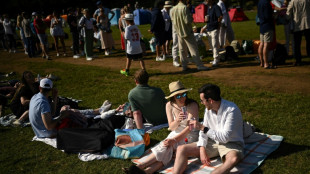 Tennis: "The queue" &agrave; Wimbledon, la joie de patienter des heures pour voir un match