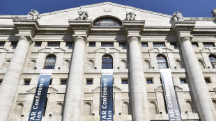 Borsa: Milano tiene (+0,2%), corrono Inwit e Campari, gi&ugrave; Banco