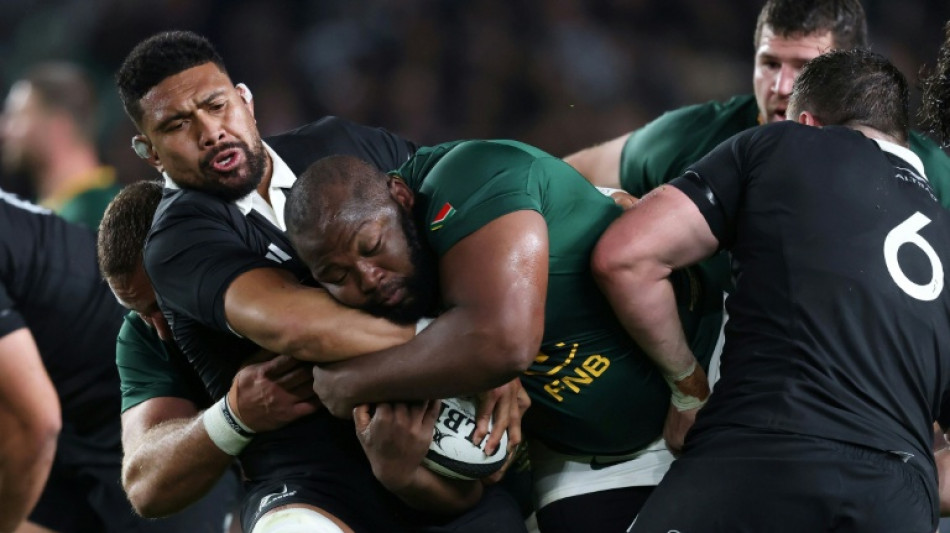 'Gutsy' All Blacks beat Springboks to extend Eden Park record