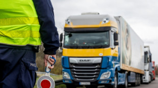 Des routiers polonais bloquent la fronti&egrave;re ukrainienne pour d&eacute;noncer une "concurrence d&eacute;loyale"