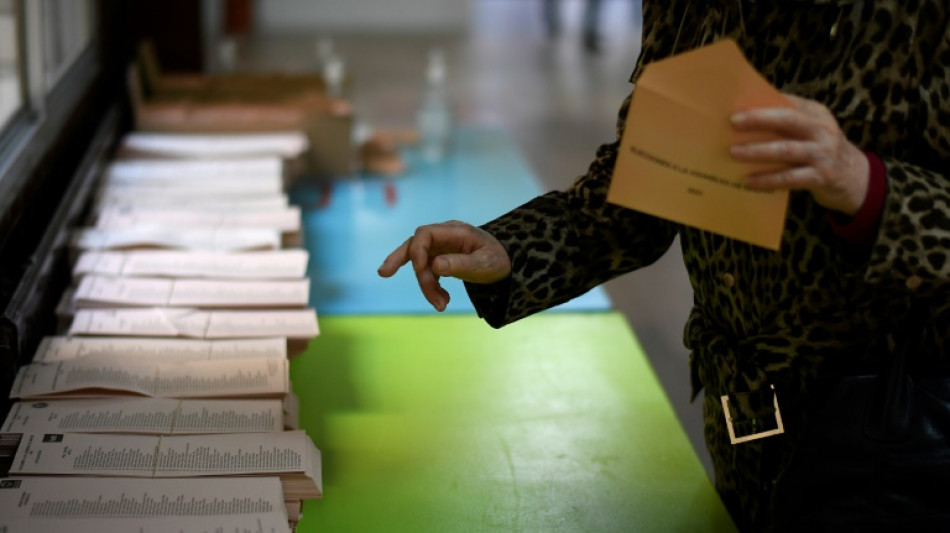 En Espagne, l'extr&ecirc;me droite de Vox ne veut plus jouer les seconds r&ocirc;les