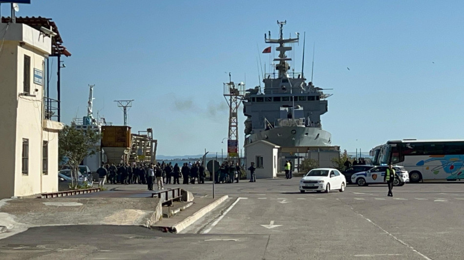 Cecilia Strada, migranti ammanettati durante lo sbarco