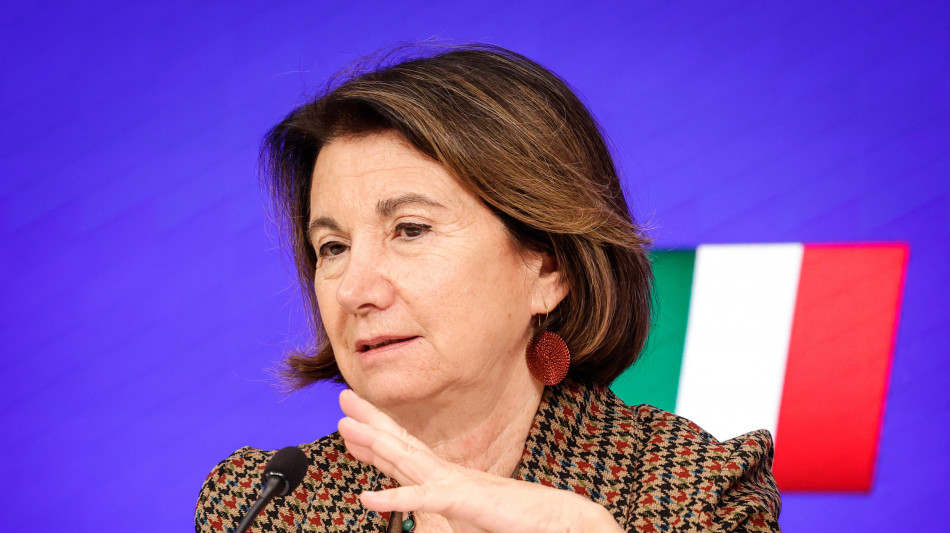 Roccella, 'femminicidio reato &egrave; una novit&agrave; dirompente'