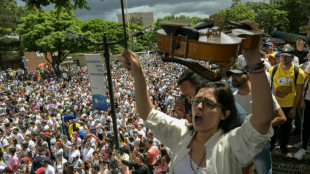 La pression s'accro&icirc;t sur le Venezuela apr&egrave;s un scrutin contest&eacute; dans la rue 