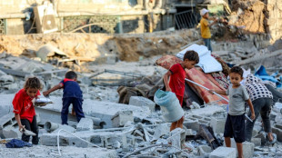 Una abuela devuelve "un poco de vida al día a día" en Ciudad de Gaza, en ruinas