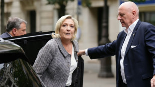 Soup&ccedil;ons de financement ill&eacute;gal: la campagne de Marine Le Pen en 2022 vis&eacute;e par une enqu&ecirc;te