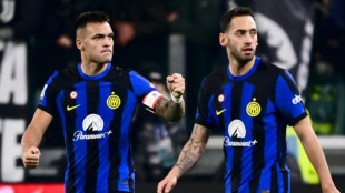 Red-hot Martinez maintains Inter's Serie A lead at Juve