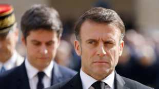 Gouvernement: l'option Bello surgit &agrave; gauche, Macron regrette la d&eacute;sunion dans son camp