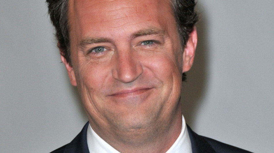El actor de "Friends" Matthew Perry es enterrado en Los &Aacute;ngeles