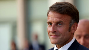 Macron ouvre un 2e round de concertations, LFI appelle &agrave; manifester