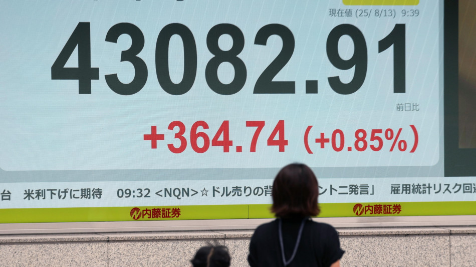 Borsa Tokyo chiusura a livelli record (+1,30%)
