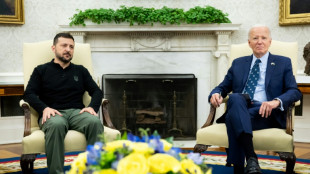 Zelensky re&ccedil;oit le soutien de Biden et Harris, avant de rencontrer Trump