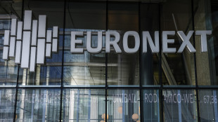 Borsa: rialzo finale Europa, New York a 2 velocità, Milano +0,8%