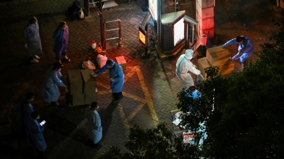 China megacity mass-tests, cancels flights after suspected Covid case