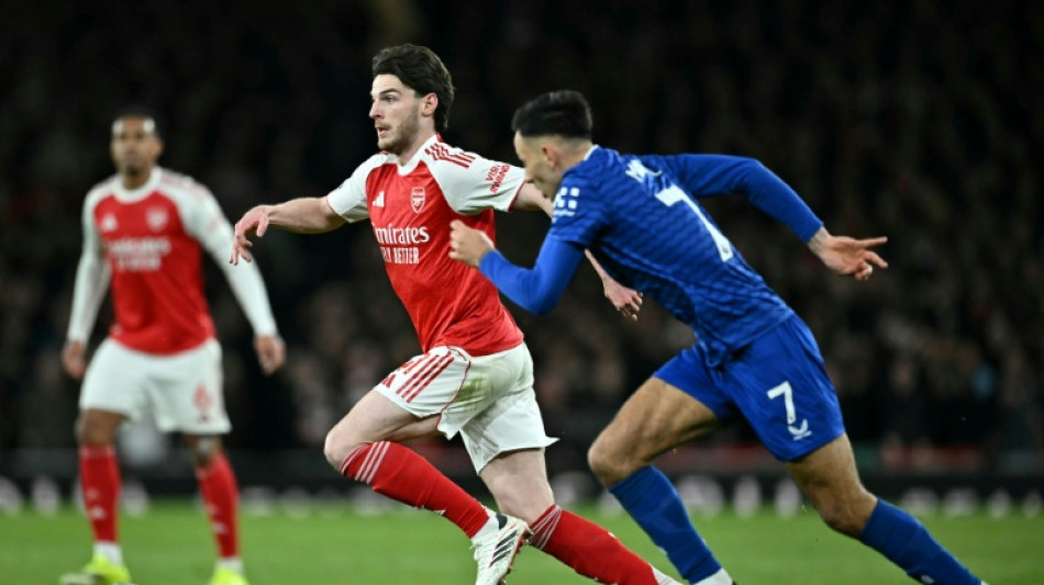 Dowman makes history as Arsenal strike late, Chelsea beaten