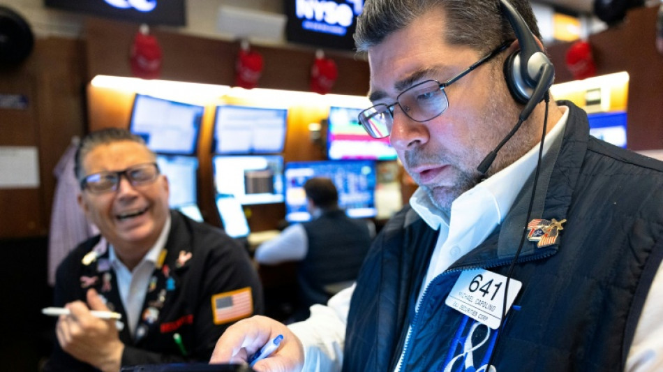 Wall Street termine en forte baisse, s'inquiète des négociations budgétaires américaines