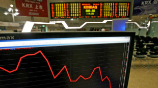 Asian stocks start week on back foot, tracking tech-led Wall St losses