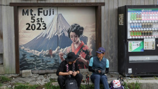 El turismo masivo hace erupci&oacute;n en el monte Fuji