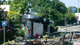 Seis muertos en archipi&eacute;lago franc&eacute;s del Pac&iacute;fico donde el ej&eacute;rcito trata de imponer el orden