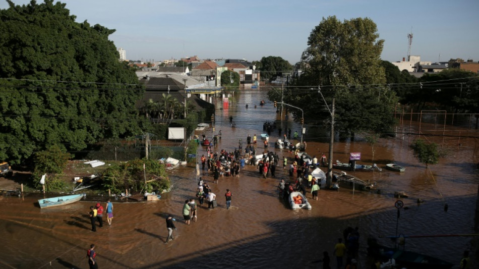 Inondations au Br&eacute;sil: le ciel offre un r&eacute;pit, mais l'approvisionnement inqui&egrave;te