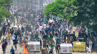 Bangladesh : 39 morts dans les violences, la TV d'&Eacute;tat en feu, l'internet coup&eacute;