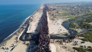 Zehntausende Pal&auml;stinenser auf dem Weg in Heimatorte im Norden des Gazastreifens