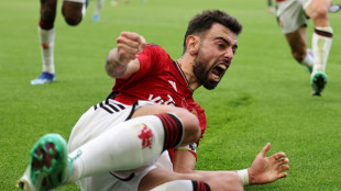 Fernandes' late winner rescues Man Utd, eases pressure on Ten Hag