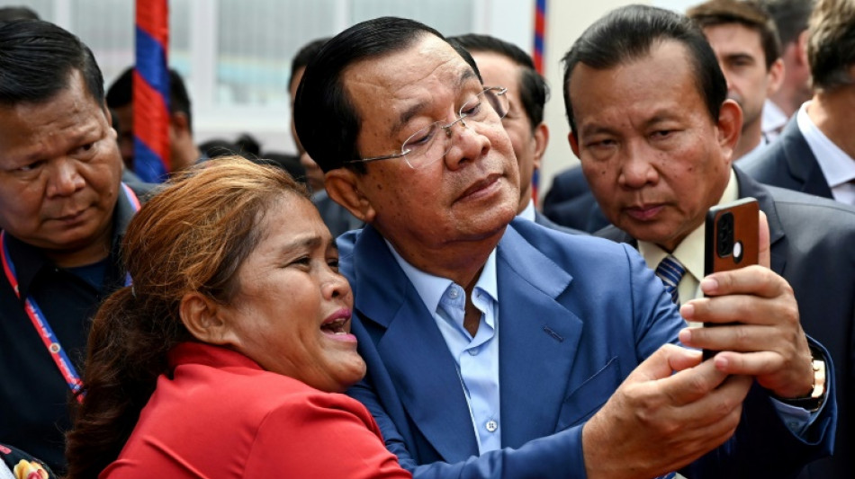Cambodian PM threatens to block Facebook access