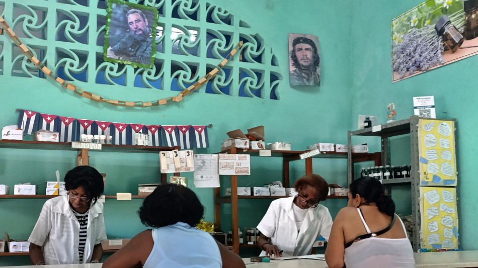 Carente di medicinali Cuba riapre alle farmacie private