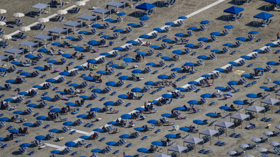 Confcooperative, '7 giorni al mare 6.500 euro a famiglia'