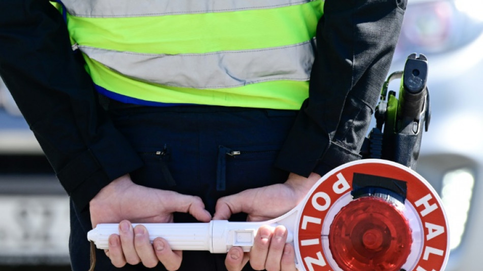 Schleswig-Holstein: 16-J&auml;hriger stiehlt Auto und rammt Streifenwagen