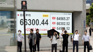 Borsa: Asia positiva con previsioni OpenAi e petrolio in calo