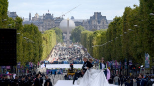 JO de Paris: une ultime f&ecirc;te sur les Champs-Elys&eacute;es pour c&eacute;l&eacute;brer l'&eacute;quipe de France