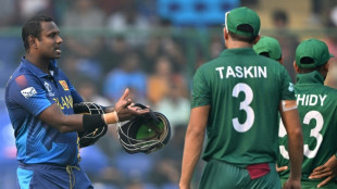 Bangladesh beat Sri Lanka at World Cup after Mathews 'timed out' row