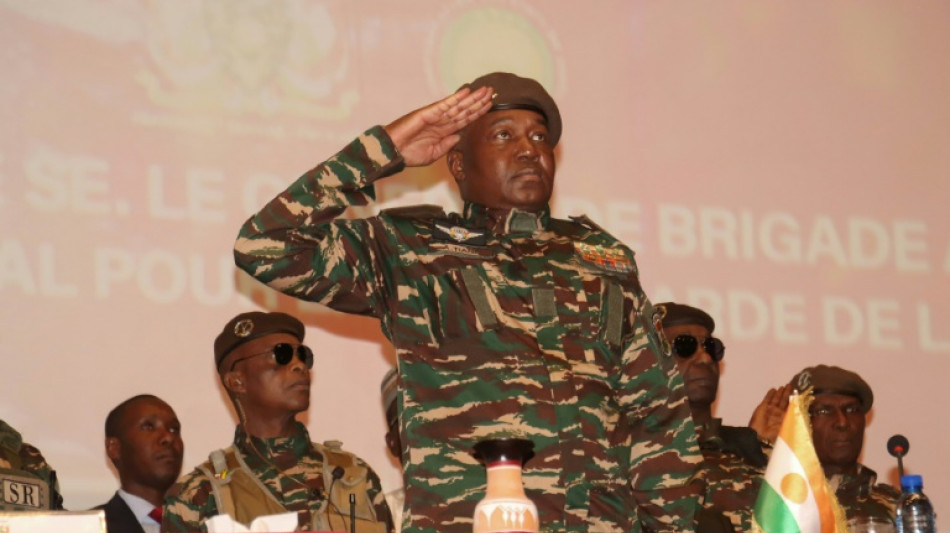 Junta militar do Níger liberta ministros de governo deposto