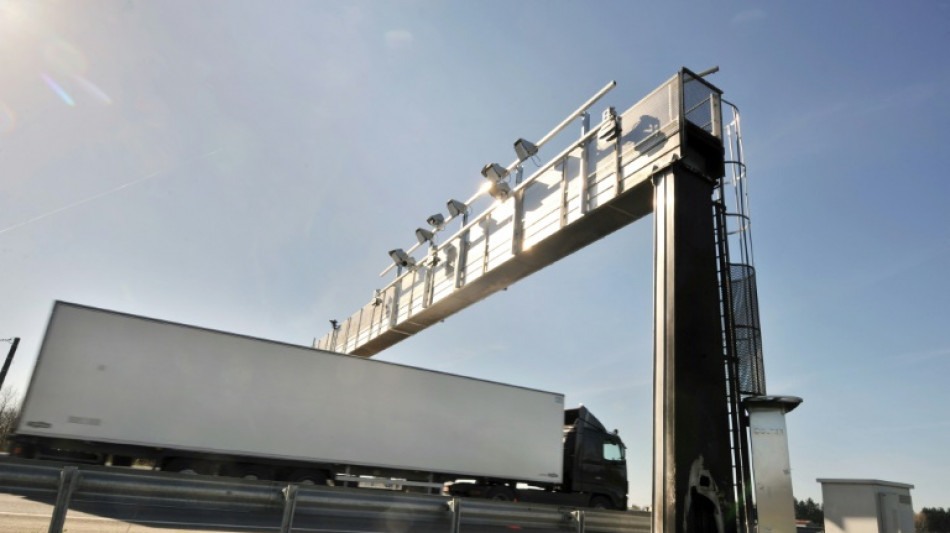 Le secteur des transports s'inqui&egrave;te d'une nouvelle &eacute;cotaxe sur les poids lourds
