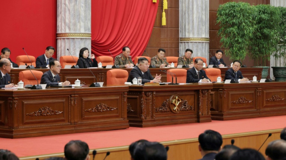 Kim promete erradicar el "mal" al cierre de una importante reunión en Corea del Norte