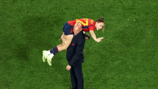 La Federaci&oacute;n Espa&ntilde;ola de F&uacute;tbol pide perd&oacute;n por el comportamiento "inaceptable" de Rubiales