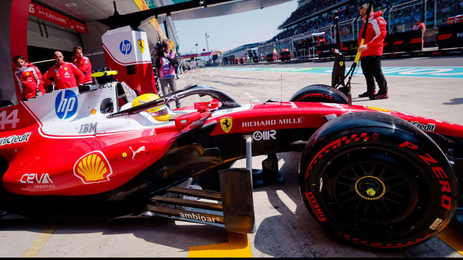 Cina: Hamilton "soddisfatto della macchina, ma ci manca potenza"