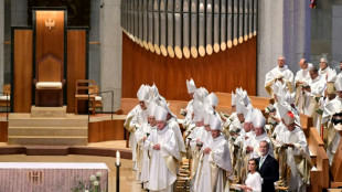 Papa aben&ccedil;oa torre mais alta da Sagrada Fam&iacute;lia, em Barcelona, ap&oacute;s missa majestosa